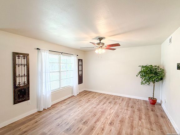 4th image of 505 Margo Dr