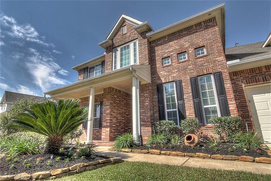 Amazing Wilshire quality built home in Village Creek, Tomball schools, nearly 4000 sq. ft. and PRICE