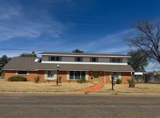 2208 W 13th St, Plainview, TX 79072