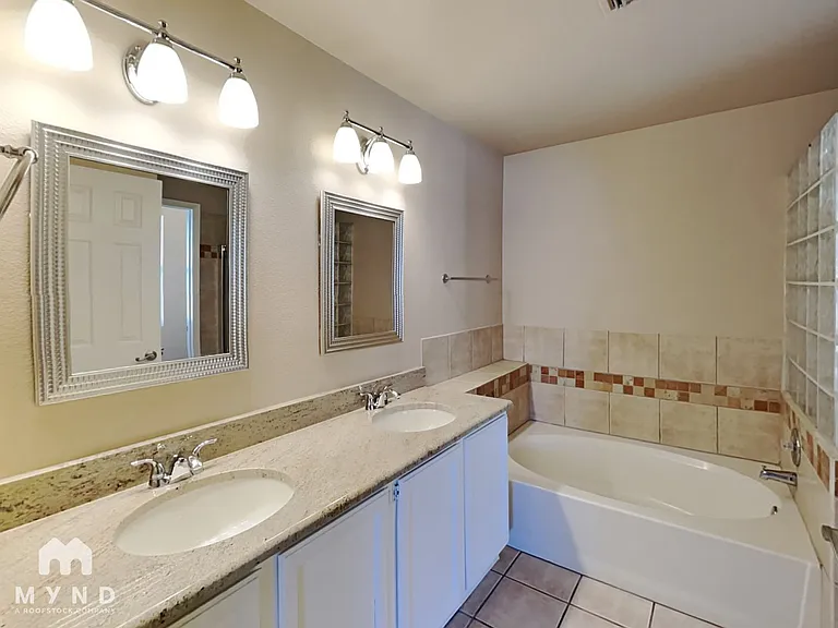 3018 W Laquila Aerie — Photo 20