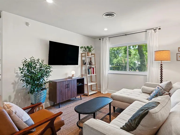 3207 Carol Ann Dr — Photo 6