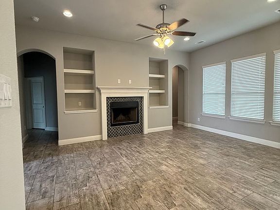 5th image of 1424 Town Creek Cir