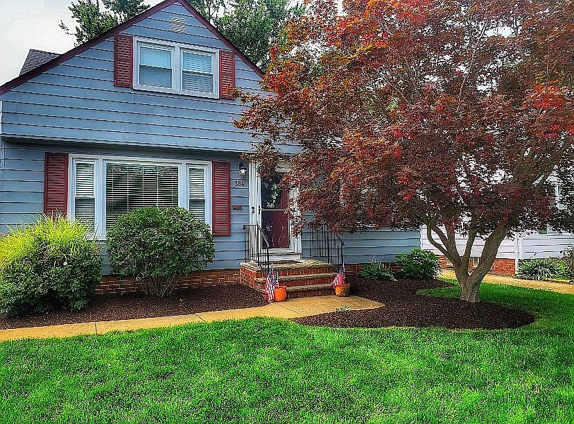 1st image of 384 Blissfield Dr