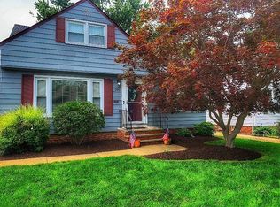 384 Blissfield Dr, Willowick, OH 44095