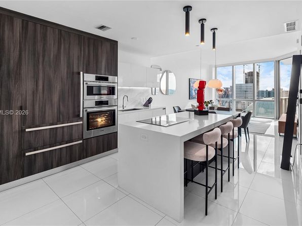 851 NE 1st Ave Unit 1606
