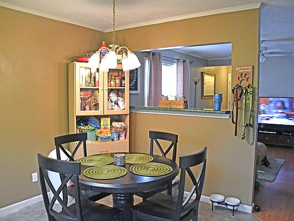 4th image of 10625 Lone Star Way