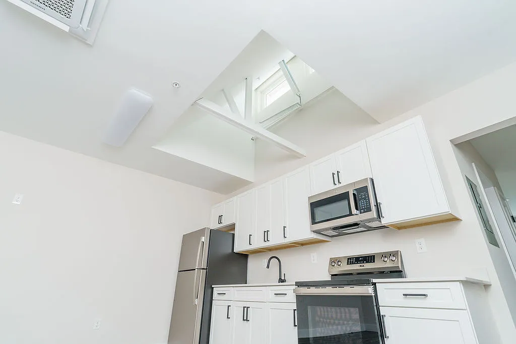 Riverwalk Apartments — Photo 4