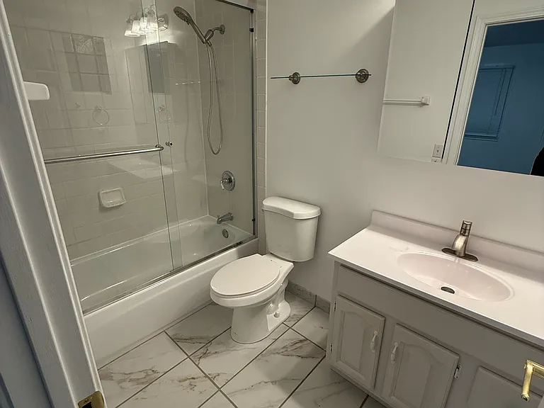 605 Iris Ave #2 — Photo 12