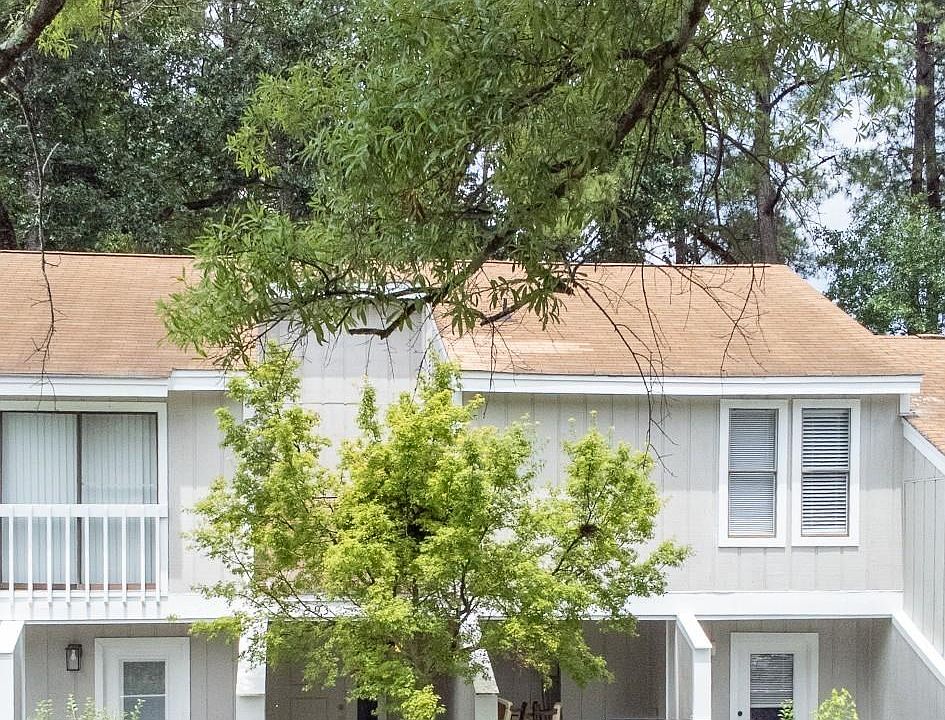 1st image of 393 Hickory Hill Dr