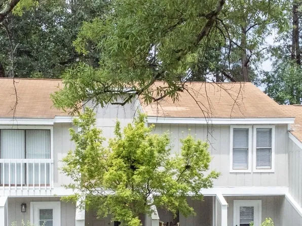 393 Hickory Hill Dr, Columbia, SC 29210