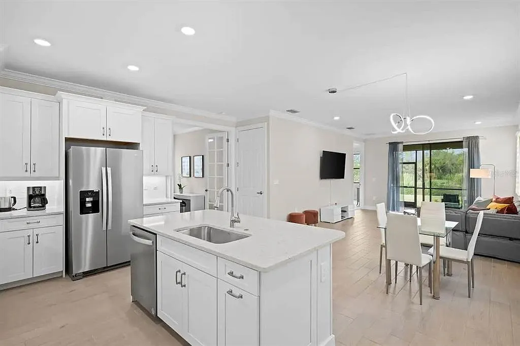 3 bed, 2.0 bath, 1602 sqft, $2,750 — Photo 4