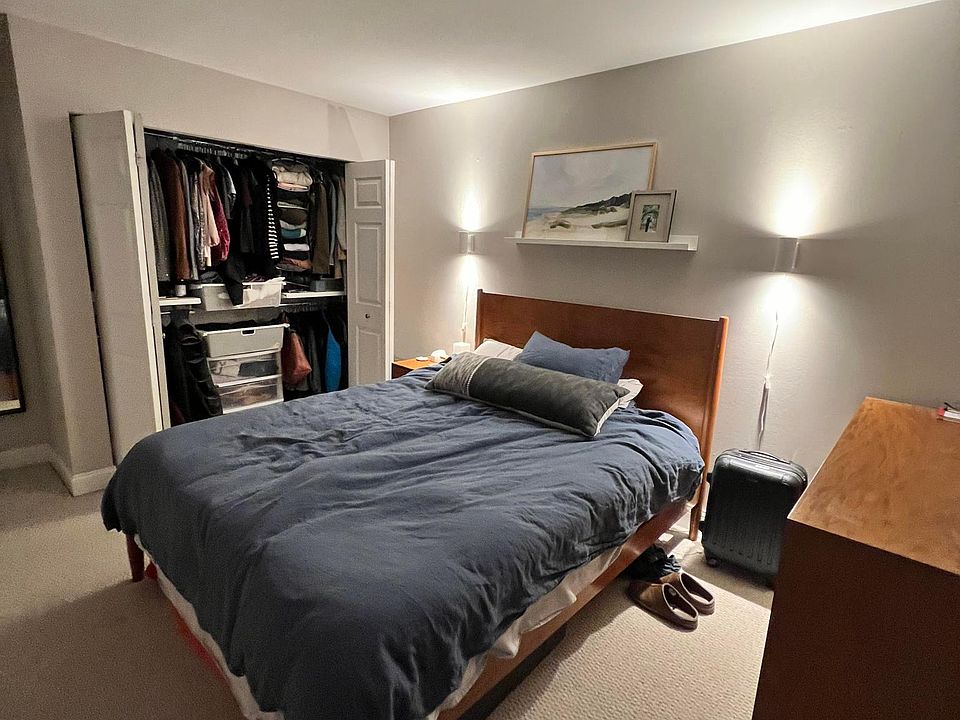 1st image of 2038 N Larrabee St #8-102