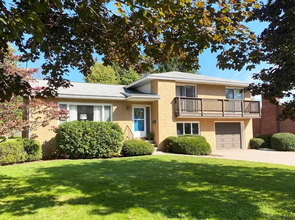 2120 Sunshine Ave, Johnstown, PA 15905