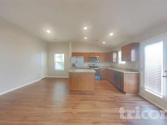 2nd image of 711 Tallaran Rd