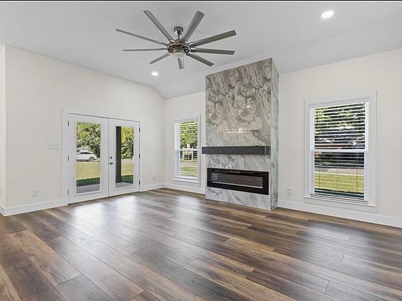 4th image of 820 Wildwood Dr