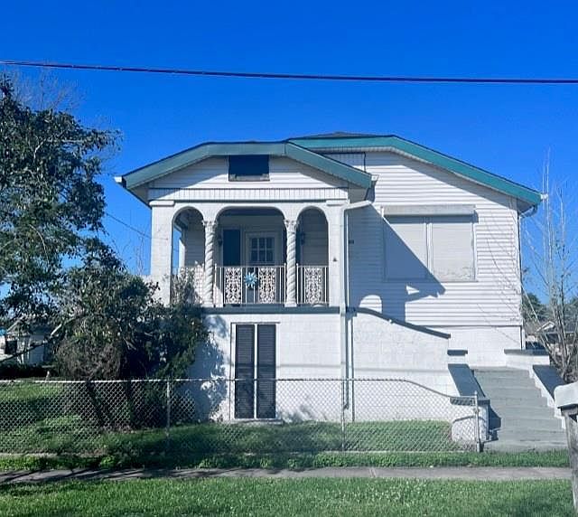 1st image of 800 Allo Ave