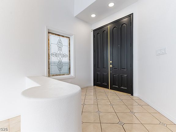 2nd image of 2208 Bay Hill Dr