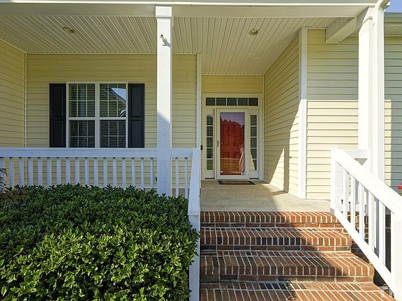 5th image of 46 Old Barn Way