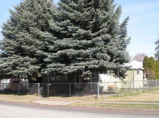 206 SW 9th St, Redmond, OR 97756