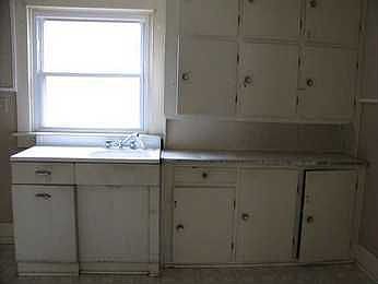 2nd image of 566 Davids St