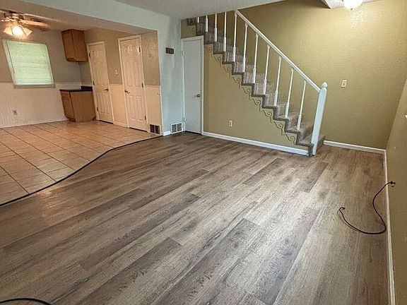 3rd image of 540 Cape Meadows Cir