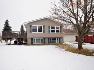 101 Matthew Cir, Monticello, MN 55362