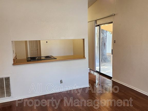 3rd image of 6234 Valley Castle
