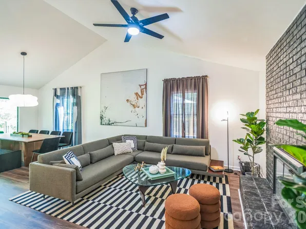 52 Reynolda Dr, Asheville, NC 28803