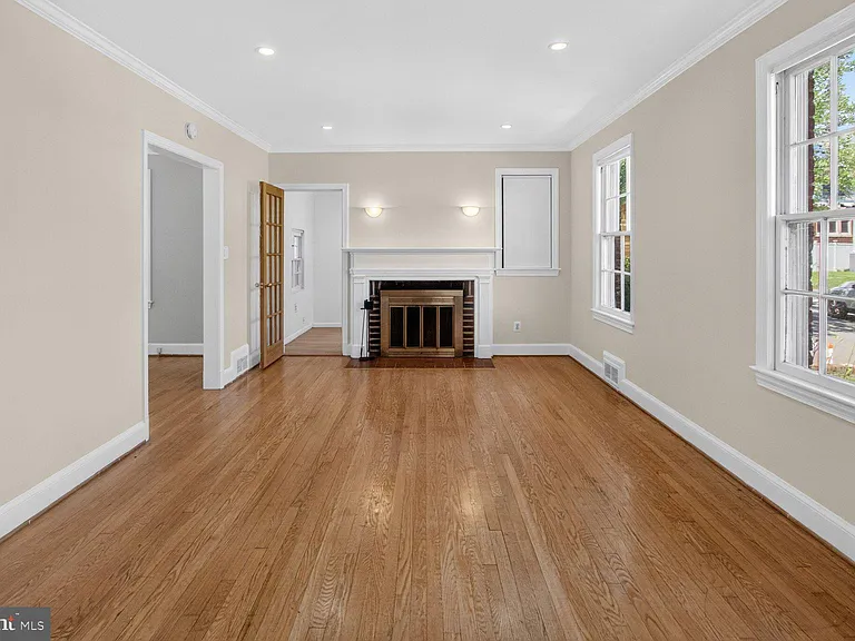 4712 Piney Branch Rd NW — Photo 4
