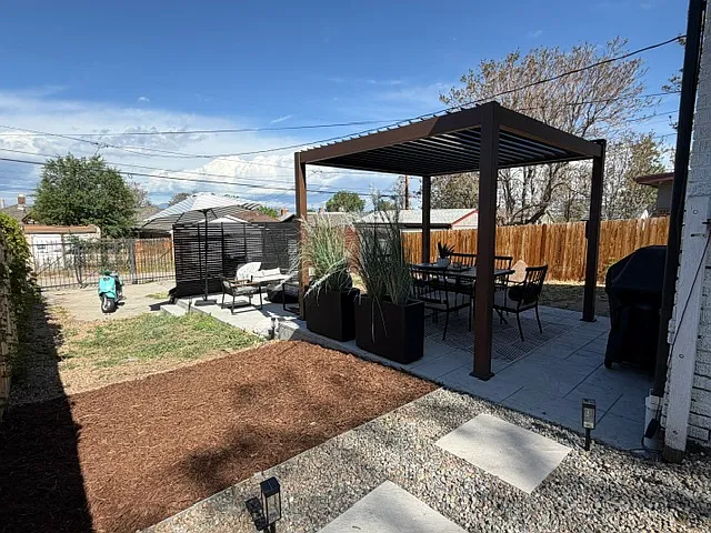 3527 N Steele St — Photo 2