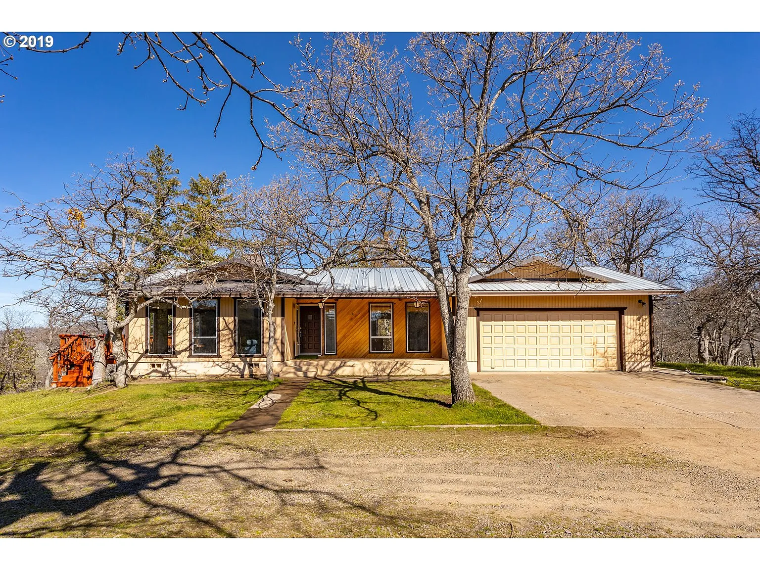 1001 Cove Rd photo 1