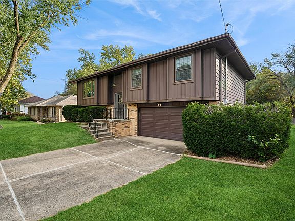 3rd image of 4409 62nd St