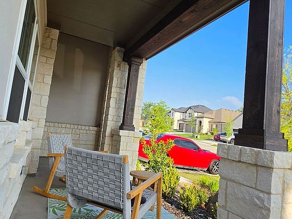 4th image of 1513 Larson Ln