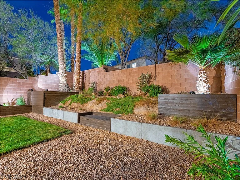 11220 Salentino Ave — Photo 33