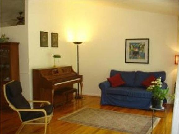 3rd image of 717 Shetland St