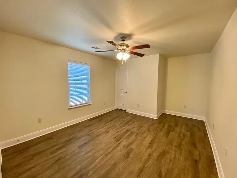 4804 Harvard St — Photo 10