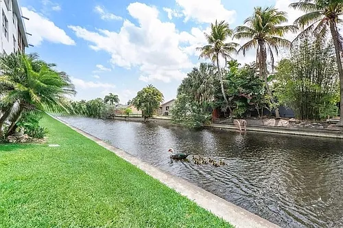 109 Royal Park Dr Photo 1
