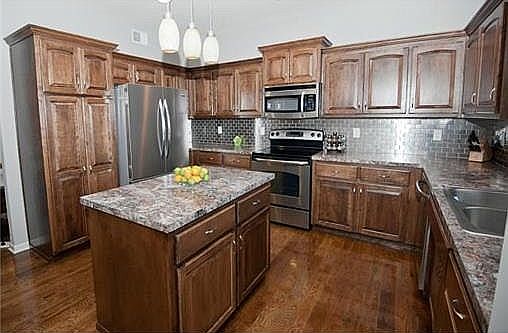 3rd image of 804 Eve Orchid Dr