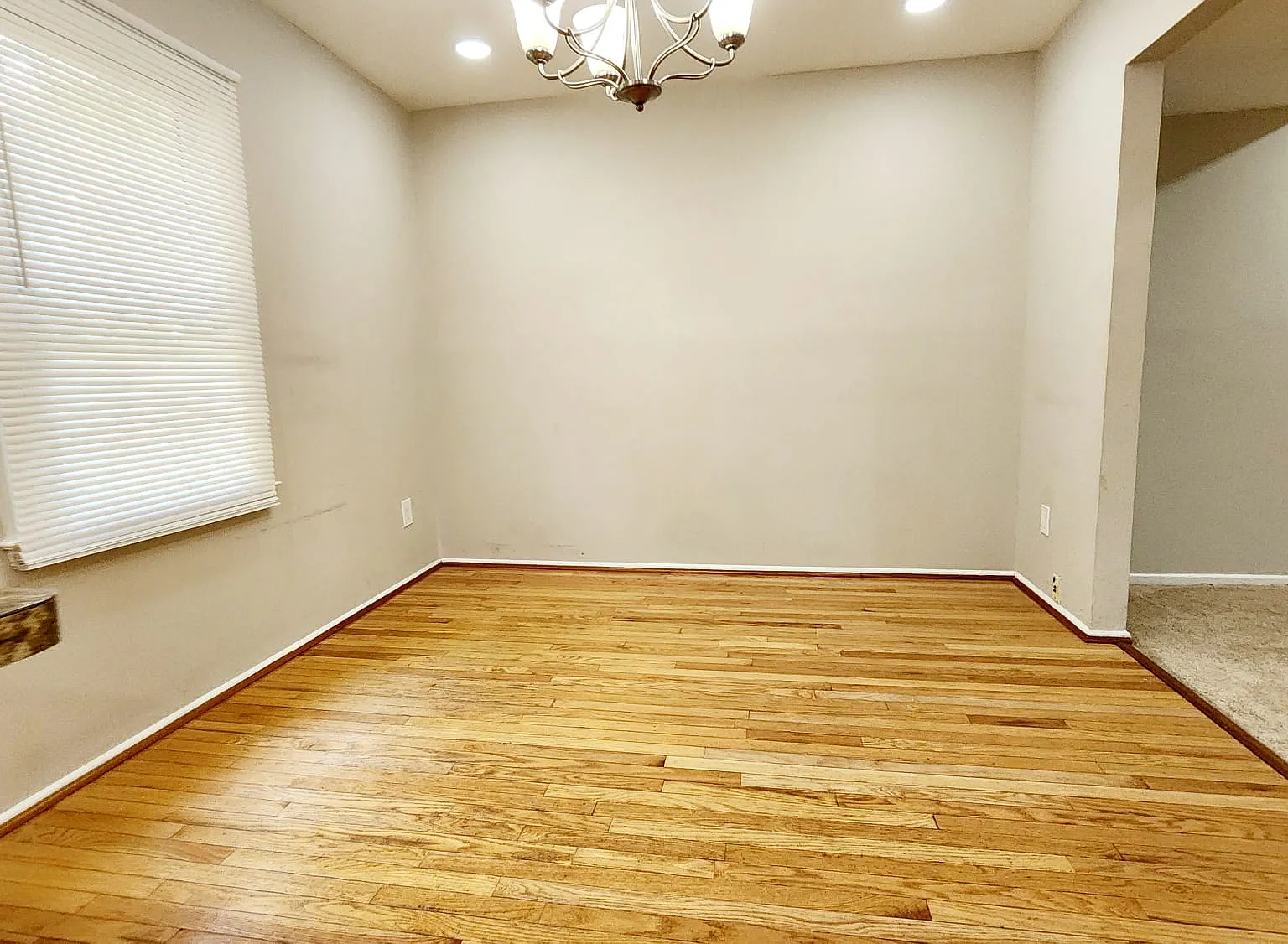 3 bed, 1848 sqft, $3,000 — Photo 2