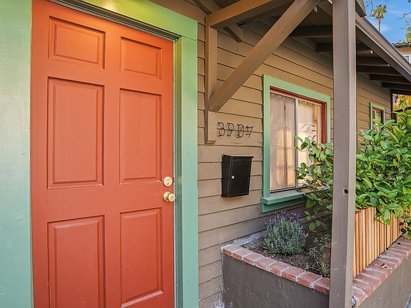2nd image of 3907 Berenice Pl
