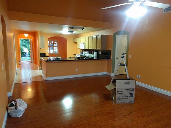 2nd image of 626 W Comstock Dr