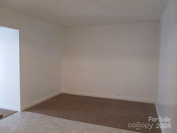 4th image of 7021 Stonington Ln