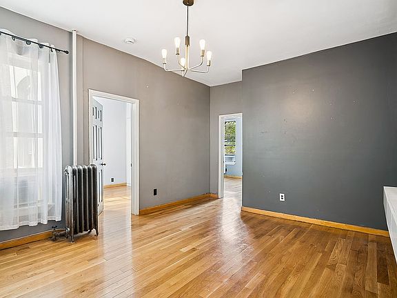 2nd image of 218 Scholes St #9