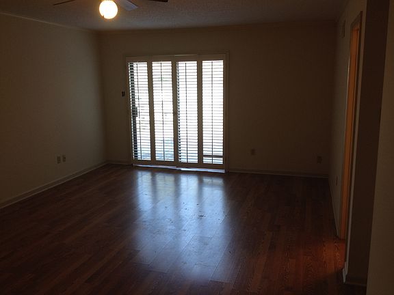 3rd image of 2175 Burlingate Dr