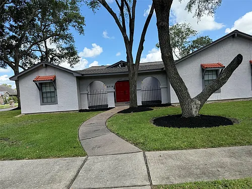 2716 Pine Cone Ln Photo 1