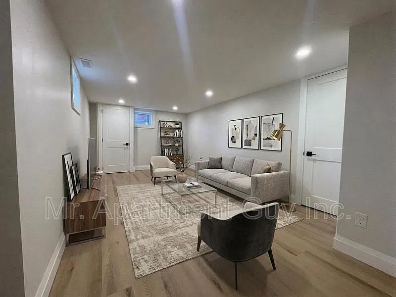 3 bed, 3.0 bath, $3,895 — Photo 3