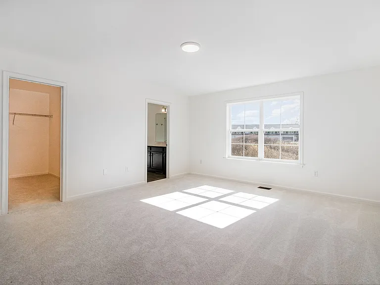 7843 Briarwood Dr — Photo 10