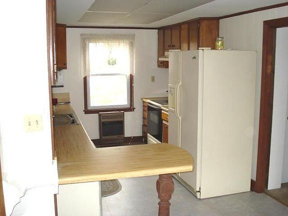 3rd image of 481 1st St