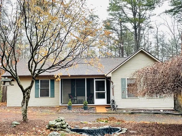 461 Stuart Dr, Basye, VA 22810