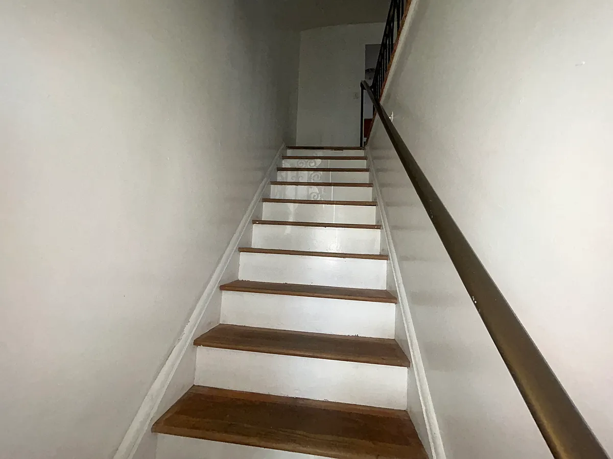 Second Floor Apartment - Inwood St